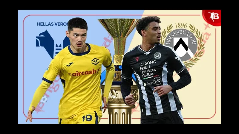 Cầu thủ của Verona và Udinese cạnh tranh quyết liệt trên sân Cầu thủ của Verona và Udinese cạnh tranh quyết liệt trên sân
